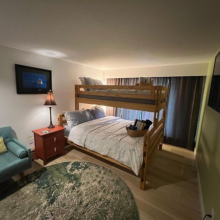 好丘。Hacho House Bed & Breakfast Yellowknife Exterior photo