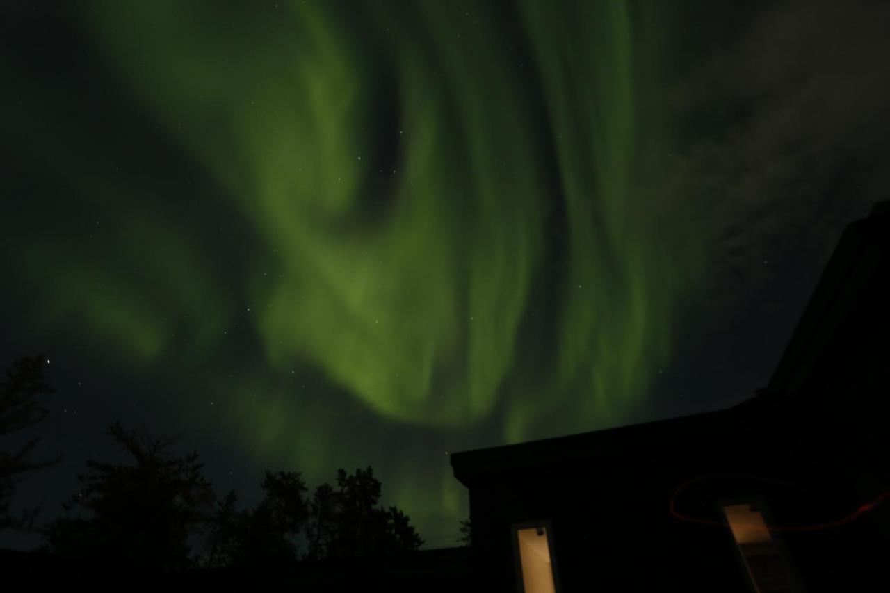 好丘。Hacho House Bed & Breakfast Yellowknife Exterior photo