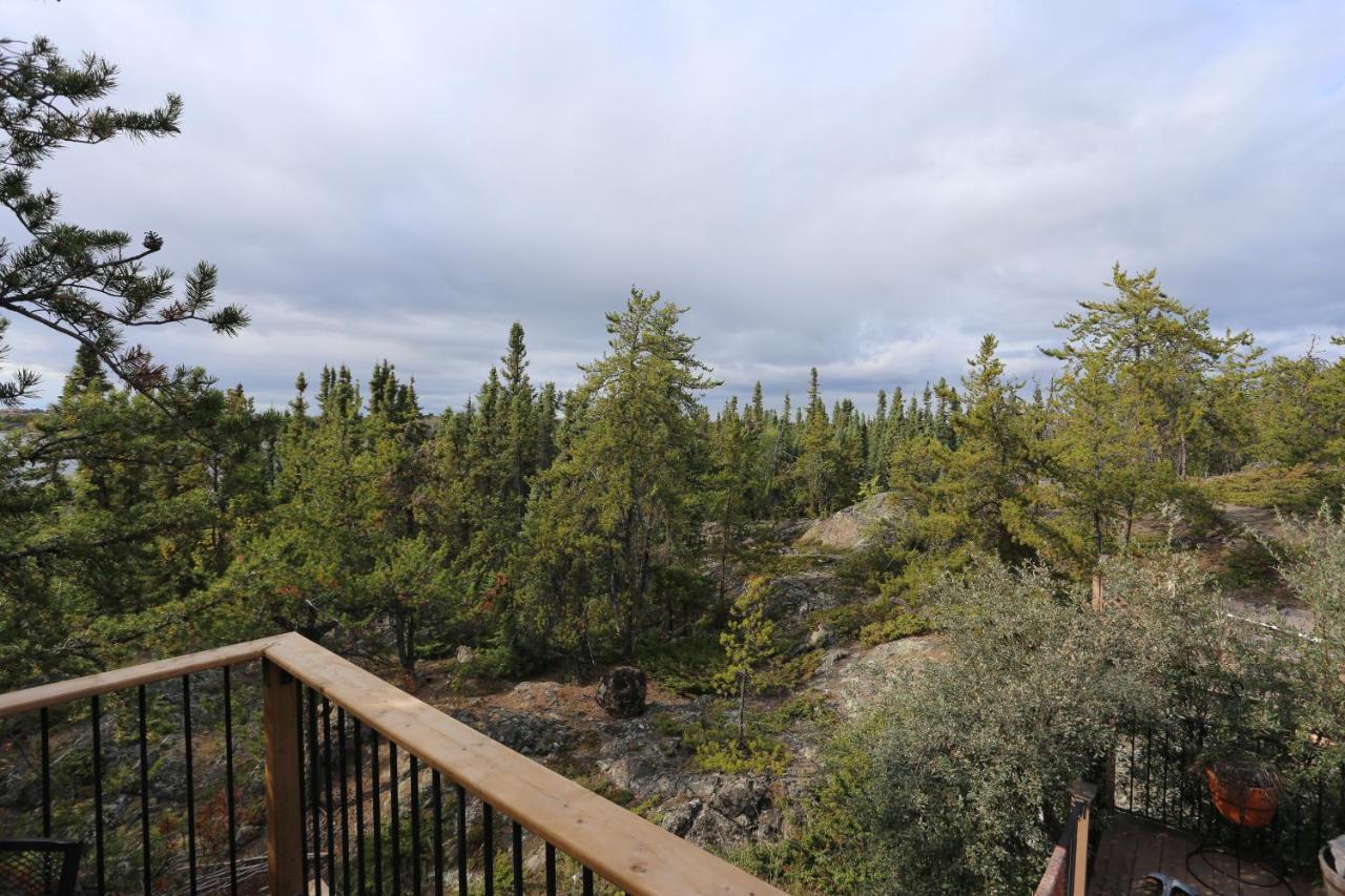 好丘。Hacho House Bed & Breakfast Yellowknife Exterior photo
