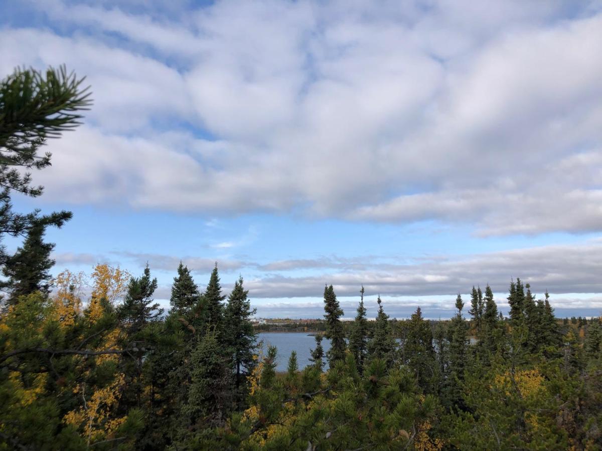 好丘。Hacho House Bed & Breakfast Yellowknife Exterior photo