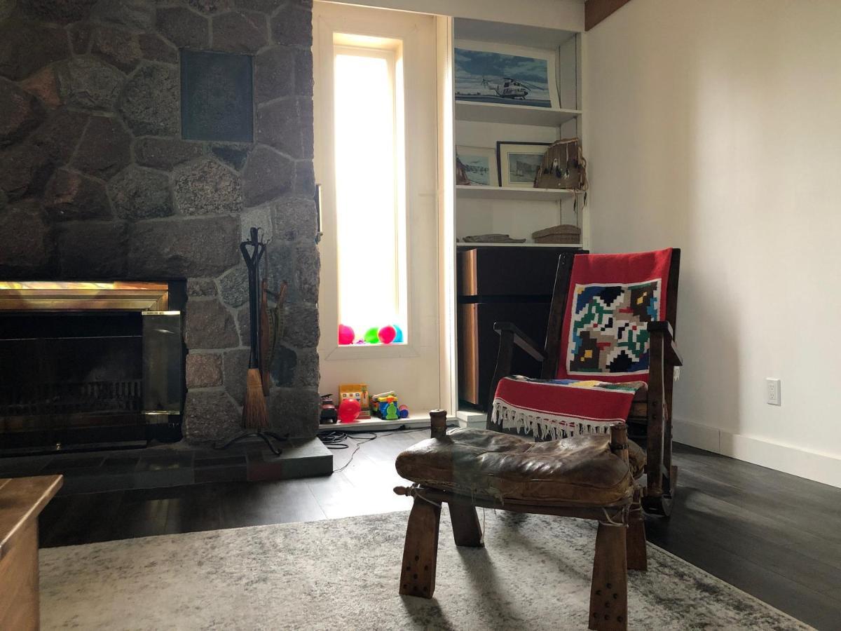 好丘。Hacho House Bed & Breakfast Yellowknife Exterior photo