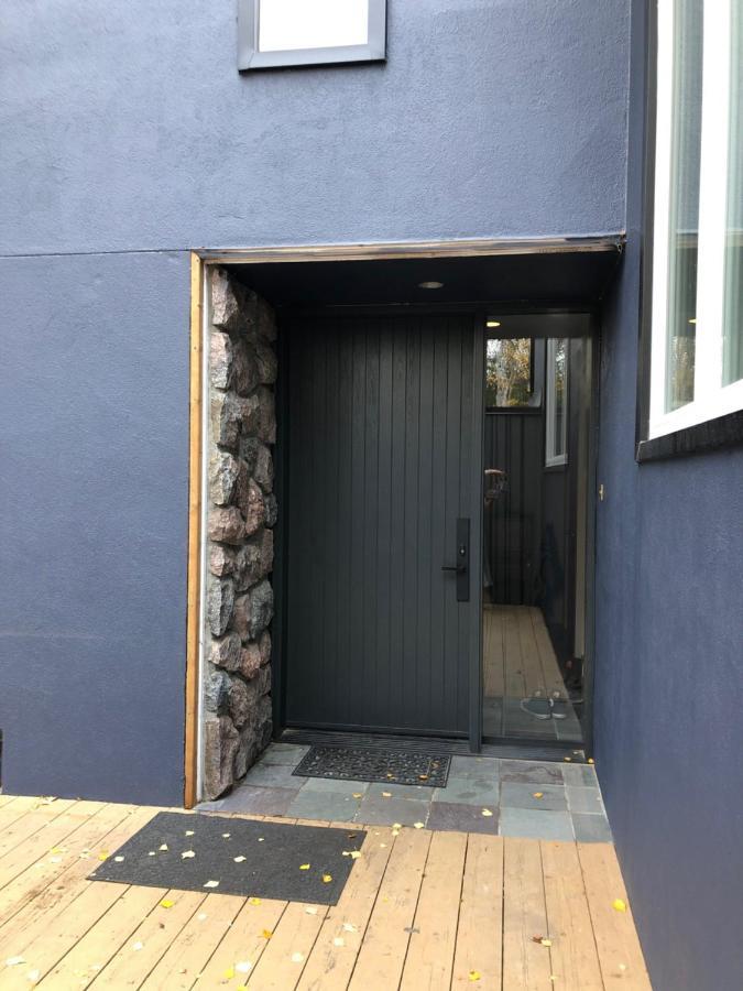 好丘。Hacho House Bed & Breakfast Yellowknife Exterior photo