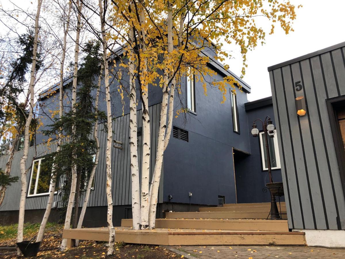好丘。Hacho House Bed & Breakfast Yellowknife Exterior photo