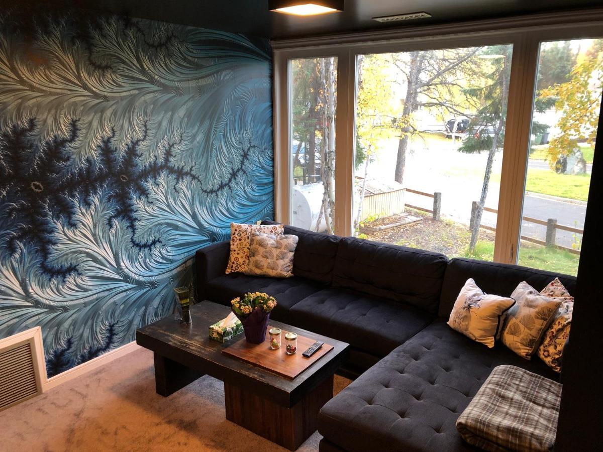 好丘。Hacho House Bed & Breakfast Yellowknife Exterior photo